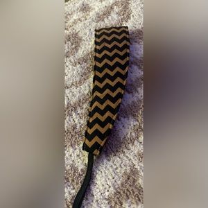 ❤️‍🔥 3/$15.00 Banded headband chevron NWOT